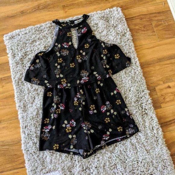 Almost Famous Pants - Almost Famous Black Floral Romper Size Medium